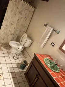 Cozy suite with a private entrance. - Image 2