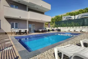 Villa La Famiglia with private heated pool - Image 2