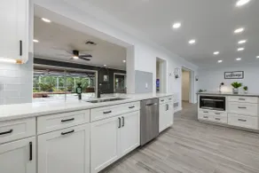 Gorgeous Gem in the Heart of Lakeland - Image 4