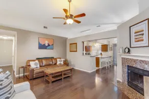 Cheerful 3-bedroom home in the heart of Frisco. - Image 4