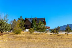 Steinhoff Estate: Luxury Cabin Getaway on 5-acres - Image 2