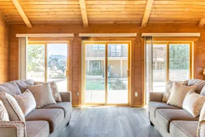 Steinhoff Estate: Luxury Cabin Getaway on 5-acres - Image 5