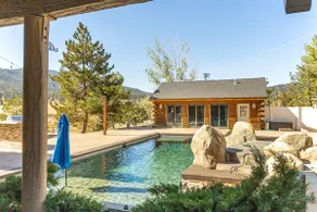 Steinhoff Estate: Luxury Cabin Getaway on 5-acres - Image 4