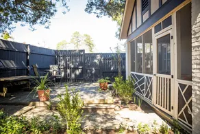 Home in Columbus' Park District - Image 3