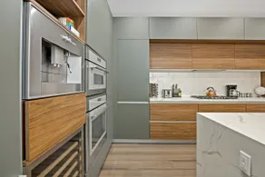 Spacious 4 Bedroom Condo - Image 4