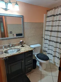 Cozy 5 bedroom home in Holly MI - Image 2