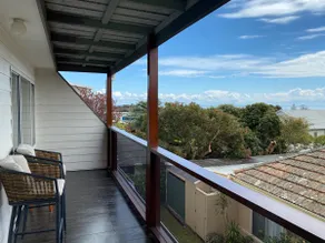 Art Deco home with Bay View and Spa - Image 3