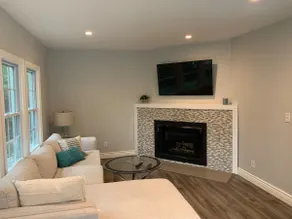 Charming Home across from Lake Erie - Image 3