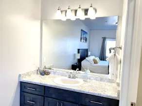 Cozy Condo in Uptown Logan * Sleeps 10 ! - Image 4