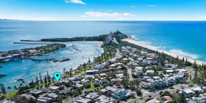 Lovely Waterfront Beach House, Pet-Friendly - Image 5