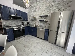 2 KING beds near Westgate and Casino! - Image 4