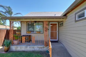Walk to Downtown Sacramento & Ball Park- Park Free - Image 3
