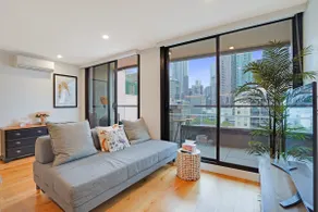 Bright 2B apt next to Flagstaff Garden freeparking - Image 2