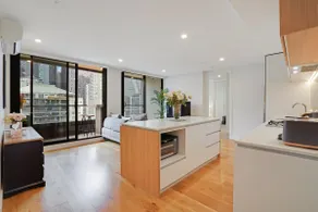 Bright 2B apt next to Flagstaff Garden freeparking - Image 3