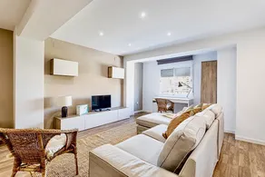 Spacious 3-bedroom apartment, 1Gb wifi, aircon - Image 2