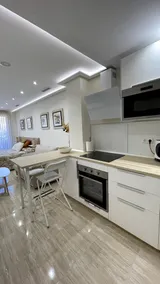 Beachside studio with parking. - Image 3