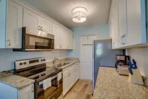 Charming 2BR Country Retreat on 4 Acres - Image 4