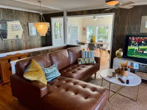 Stunning Lakefront 3 Bedroom with Dock and Deep Water! - Image 3