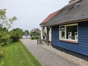 holiday cottage on the water in nature reserve - Image 5