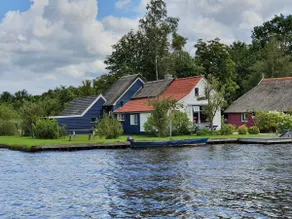 holiday cottage on the water in nature reserve - Image 4