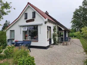 holiday cottage on the water in nature reserve - Image 2