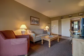 Seize the Seasons/ Fantastic Location! 3BR Condo - Image 5