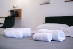 Crown Suite NO.3 - Image 5