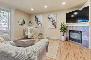 KING BED, new comfortable 4 bedroom home in Vancouver - Image 3