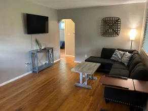 3 Bedroom Pittsburgh Neighbor - Pets - Image 2