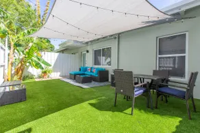 Near Beach/Downtown. Private Backyard. Pack n Play - Image 4