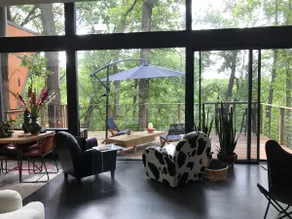 Retreat in a Stunning House - Image 4
