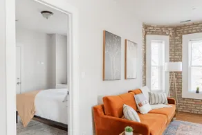 Comfy and Chic Escape 2BR | 2BA in Little India - Image 5