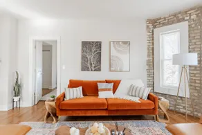 Comfy and Chic Escape 2BR | 2BA in Little India - Image 2