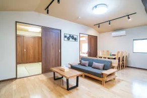 In the pottery of Shigaraki/Free parking/4 people - Image 3