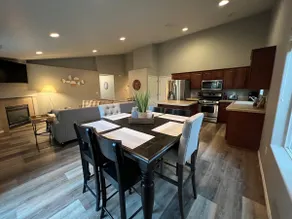 Entire home near Wooden Shoe Tulip festival - Image 4
