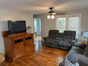 Location Location 3bedroom minutes from trails - Image 2
