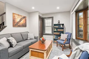 Cozy 2-bedroom cottage close to everything! - Image 2