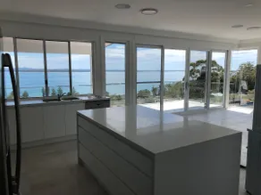 Spectacular water views & entertaining spaces - Image 4