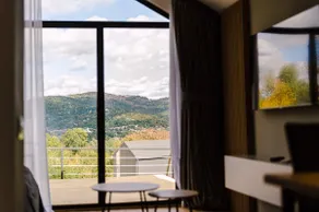 Cozy getaway with stunning views - Image 2