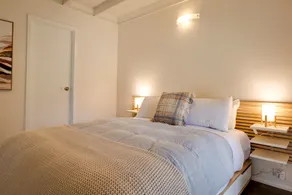 Quindy Beach Cottage Just Steps to the Bay - Image 5