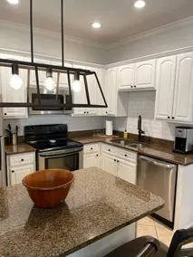 NEW Listing! Clean 2BR/2.5BA, Close to campus! - Image 4