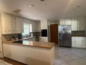 Spacious ranch home in quiet neighborhood. - Image 3