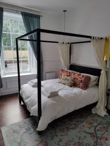 Slateford House 1770 - The Prince's Parlour - 2 Bedroom Apartment - Image 2
