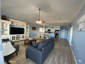 Beach House with Ocean view and King bed - Image 3