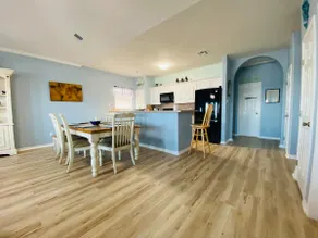 Beach House with Ocean view and King bed - Image 5
