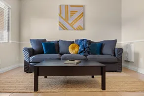 Downtown apt recently remodeled! - Image 4