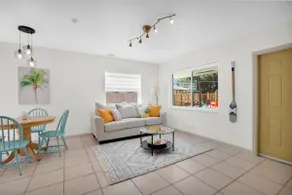 LoKal Rental 2AB - Tropical Villa near Downtown - Image 5
