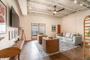 Mainstay in Fay Condo on Dickson St. - Image 3