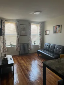 Cozy 1 bedroom front apartment rental - Image 2