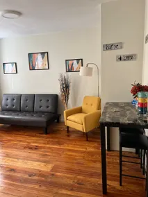 Cozy 1 bedroom front apartment rental - Image 4